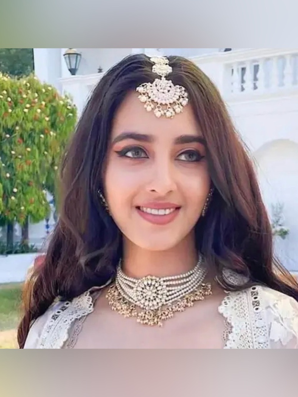 Pearl Kundan Set with Necklace, Earrings, and Tikka